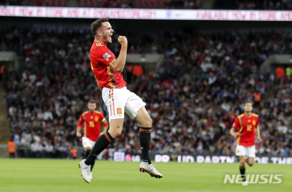 9일(한국시간) 영국 런던 웸블리 스타디움에서 열린 네이션스리그A 4조 첫 경기에서 잉글랜드를 상대로 동점골을 넣은 사울 니게스가 기쁨을 표현하고 있다