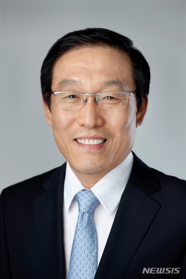 삼성전자는 6일 2019 삼성전자 사장단 인사를 발표, 김기남 삼성전자 DS부문장 대표이사 사장을 대표이사 부회장으로 승진시켰다.