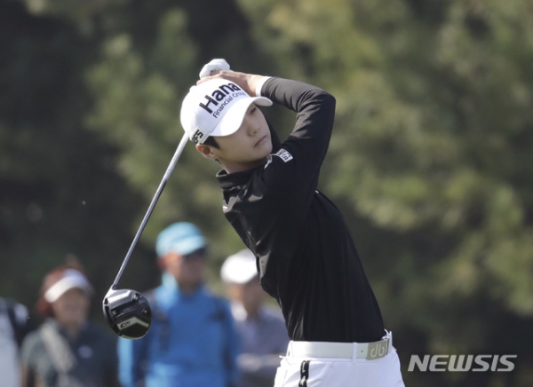 박성현(26)은 3일 싱가포르 센토사 골프클럽 뉴 탄종 코스(파 72)에서 열린 미국여자프로골프(LPGA) 투어 HSBC 월드 챔피언십 4라운드에서 우승을 차지했다.