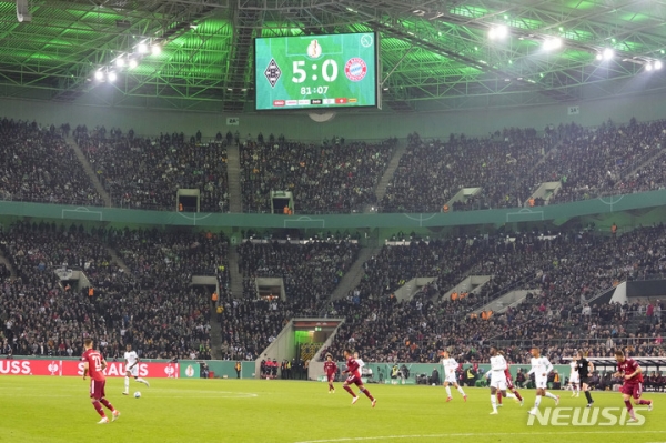 바이에른 뮌헨은 28일(한국시간) 독일 묀헨글라트바흐의 보루시아 파크에서 열린 2021~2022시즌 독일축구협회(DFB) 포칼 32강전에서 묀헨글라트바흐에 0-5 대패를 당했다.